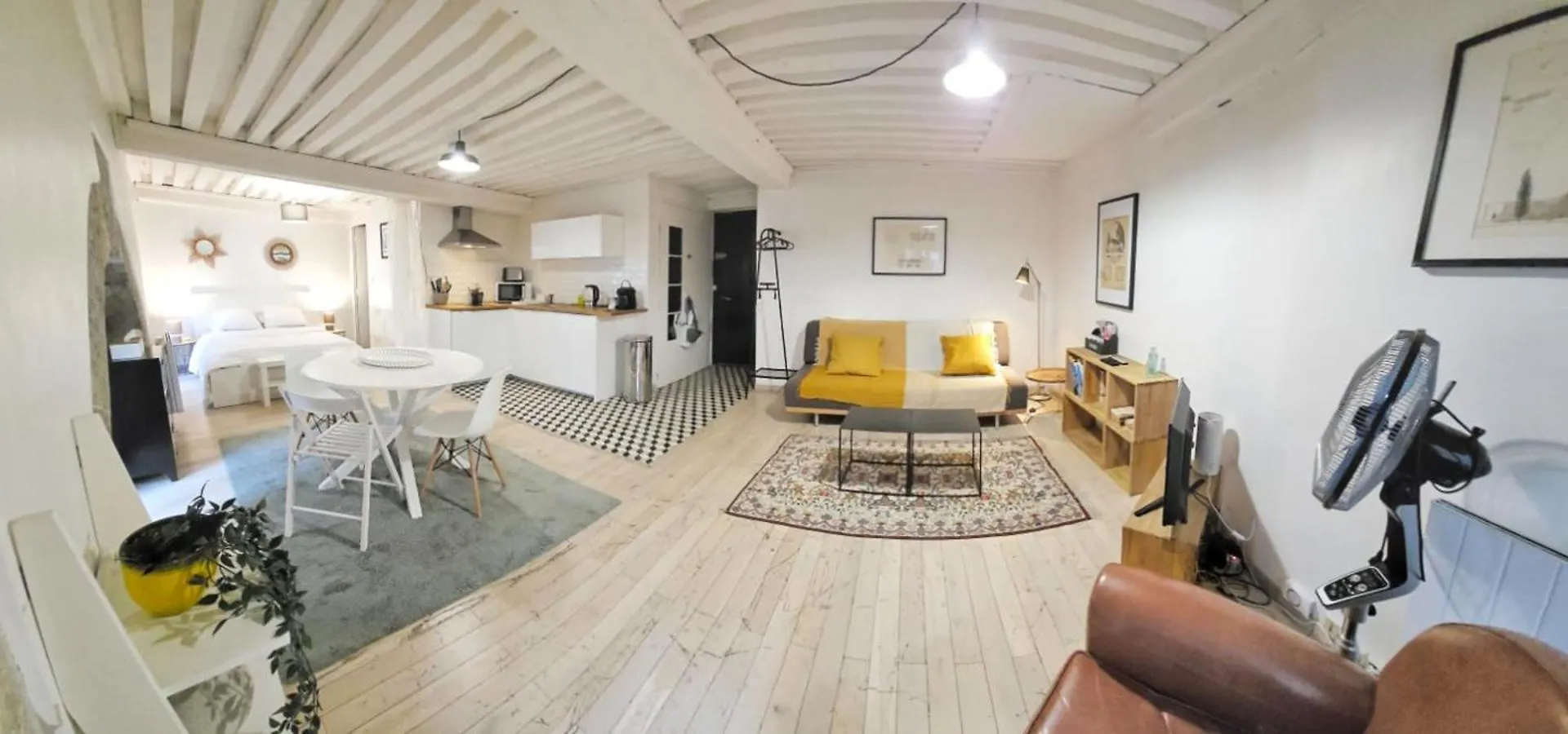 Le Sathonay - Elegant T2 In The Hyper-Center location